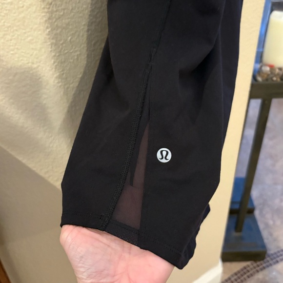 LULULEMON Women Black Criss Cross Mesh Detailing Athletic Tank Top Size 6 - Picture 6 of 7